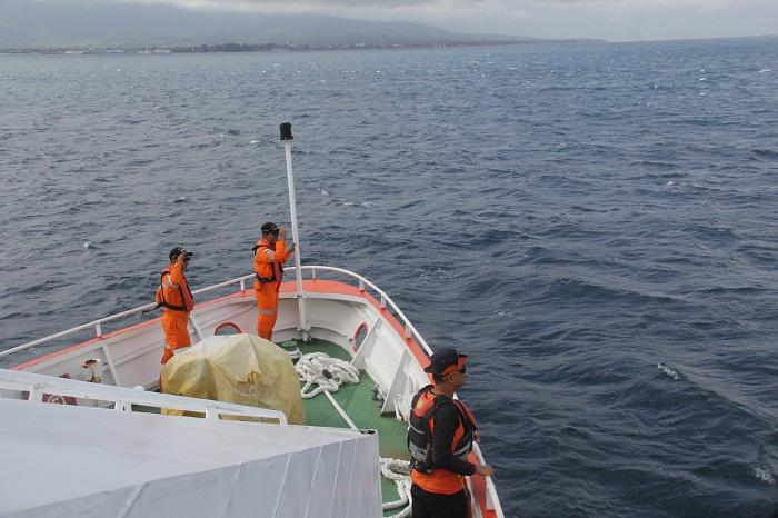 Proses-pencarian-korban-kapal-tenggelam-di-Selat-Bali-236.jpg