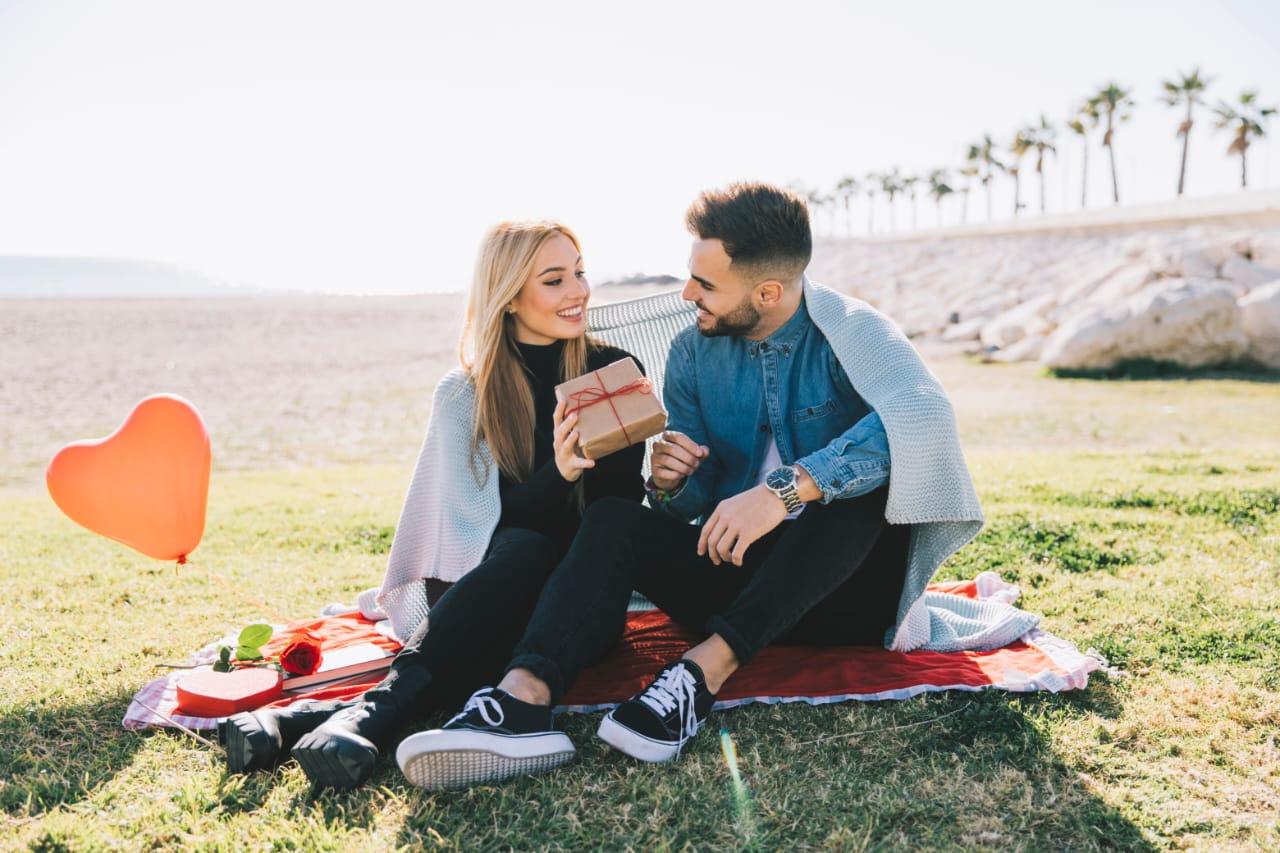 Ramalan Zodiak Cinta 11 Mei 2023, Sagitarius Habiskan Waktu, Aquarius Jangan Berkecil Hati