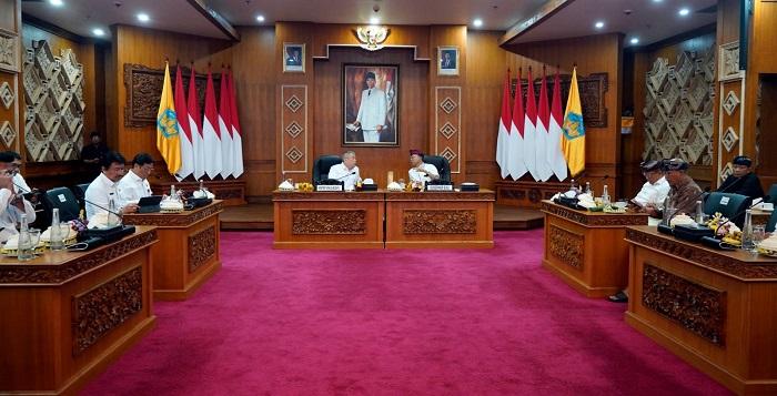 Rapat dengan Menteri Perhubungan, Pemkab Klungkung Usulkan Percepat Pembangunan Pelabuhan Kusamba - Tribun-bali.com