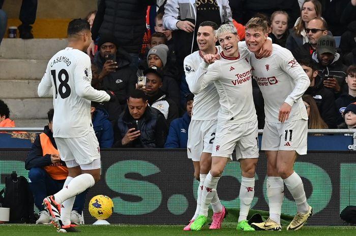 Rasmus-Hojlund-merayakan-gol-untuk-Manchester-United-ke-gawang-Luton-Town.jpg
