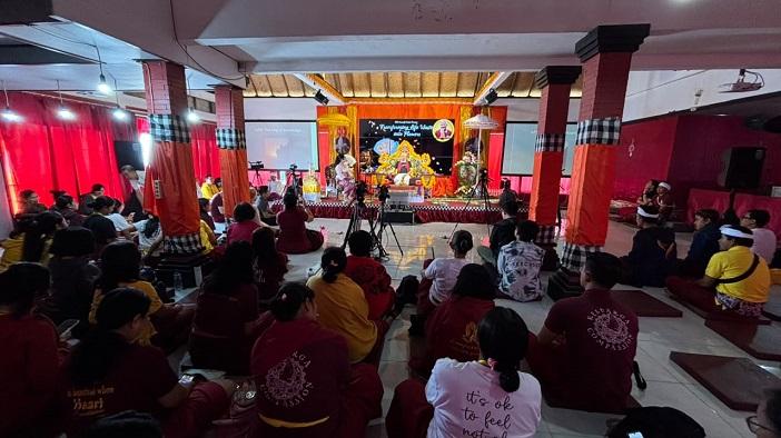 Ratusan Peserta Selami Kedamaian dalam Meditasi Shambala Bersama Guruji Gede Prama - Tribun-bali.com