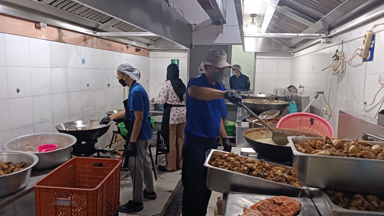 SPPG MBG di Sidakarya Denpasar. Cek SPPG MBG di Denpasar Bali, Rai Mantra Soroti Masalah Sanitasi dan Gaji Karyawan di Bawah UMR