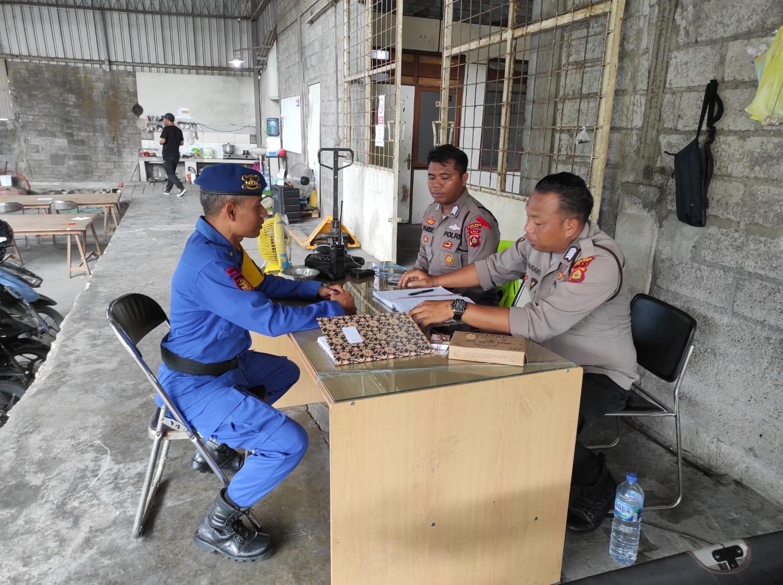 Sering Hujan Deras, Polres Pantau dan Beri Pengamanan di Gudang KPU Badung