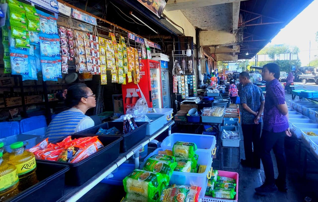 Satgas-Saber-Pangan-Polda-Bali-melakukan-pengawasan-harga-di-pasar-tradisional-jelang-Galungan.jpg