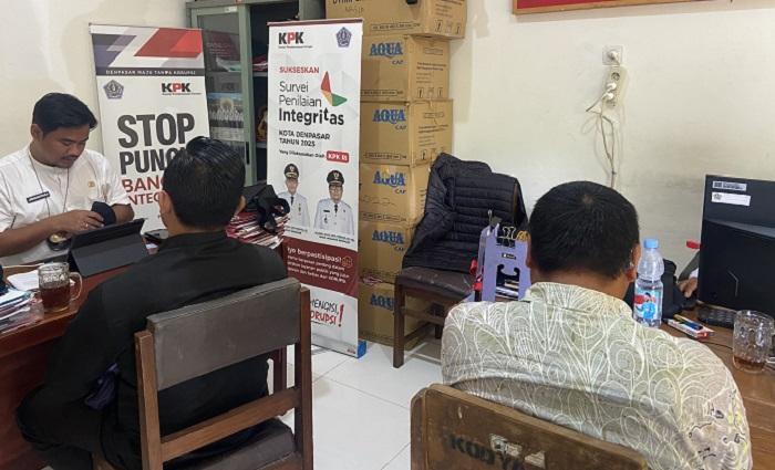 Tindak Lanjut Tiga Pegawai KPU Badung Buang Sampah ke Selokan, Terancam Denda Rp150 Juta 