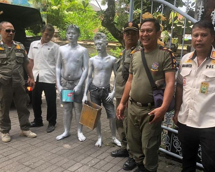 Satpol-PP-mengamankan-anak-punk-dan-manusia-silver-di-Denpasar.jpg