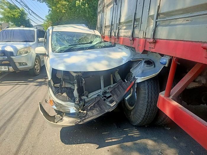 Sebuah-mobil-Toyota-Avanza-mengalami-kecelakaan-di-ruas-jalan-Singaraja-Seririt.jpg