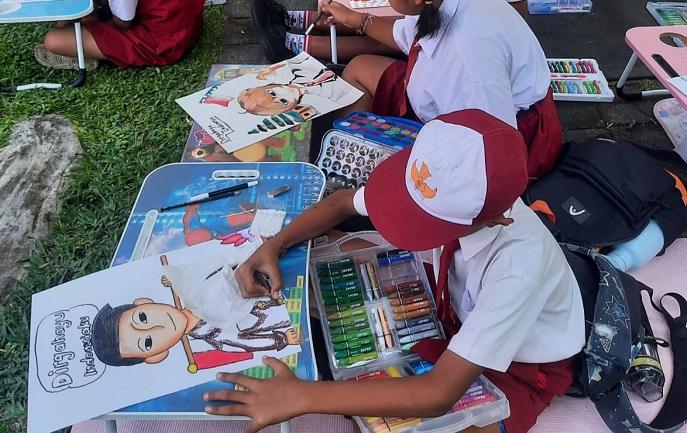 Sejumlah-siswa-Sekolah-Dasar-di-Tabanan-saat-mengikuti-lomba-melukis-88.jpg