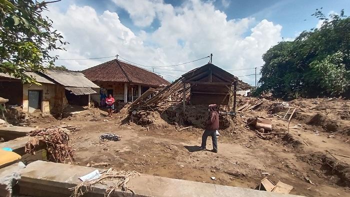 Warga Terdampak Bencana di Jembrana Diberikan Rp1 Juta Per KK, Tercatat Ada 172 KK Penerima