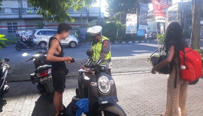 WNA Dilarang Kendarai Motor di Bali, Sandiaga Uno: Banyak Warga Bali yang Miliki usaha Sewa Motor
