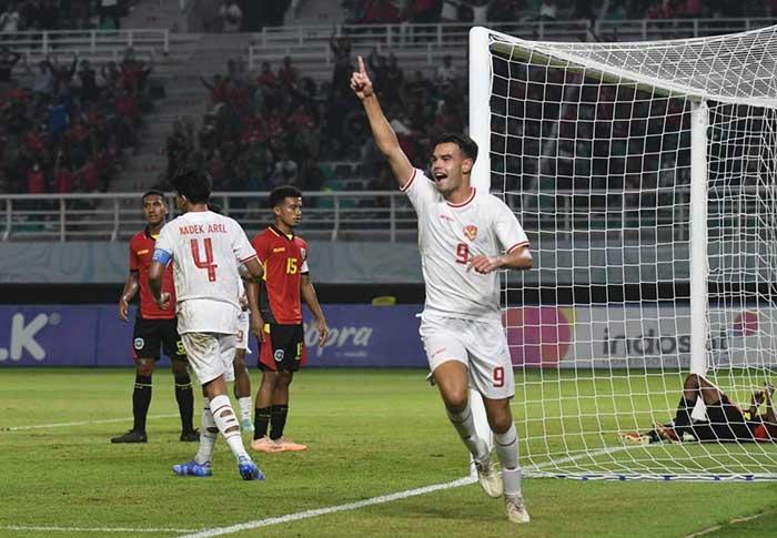 Selebrasi-Jens-Raves-cetak-gol-di-laga-ketiga-Piala-AFF-U19-2024.jpg
