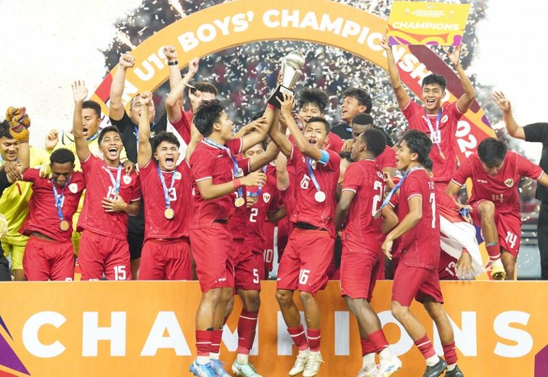 Selebrasi-pemain-Timnas-Indonesia-U19-meraih-gelar-juara-Piala-AFF-U19-2024.jpg