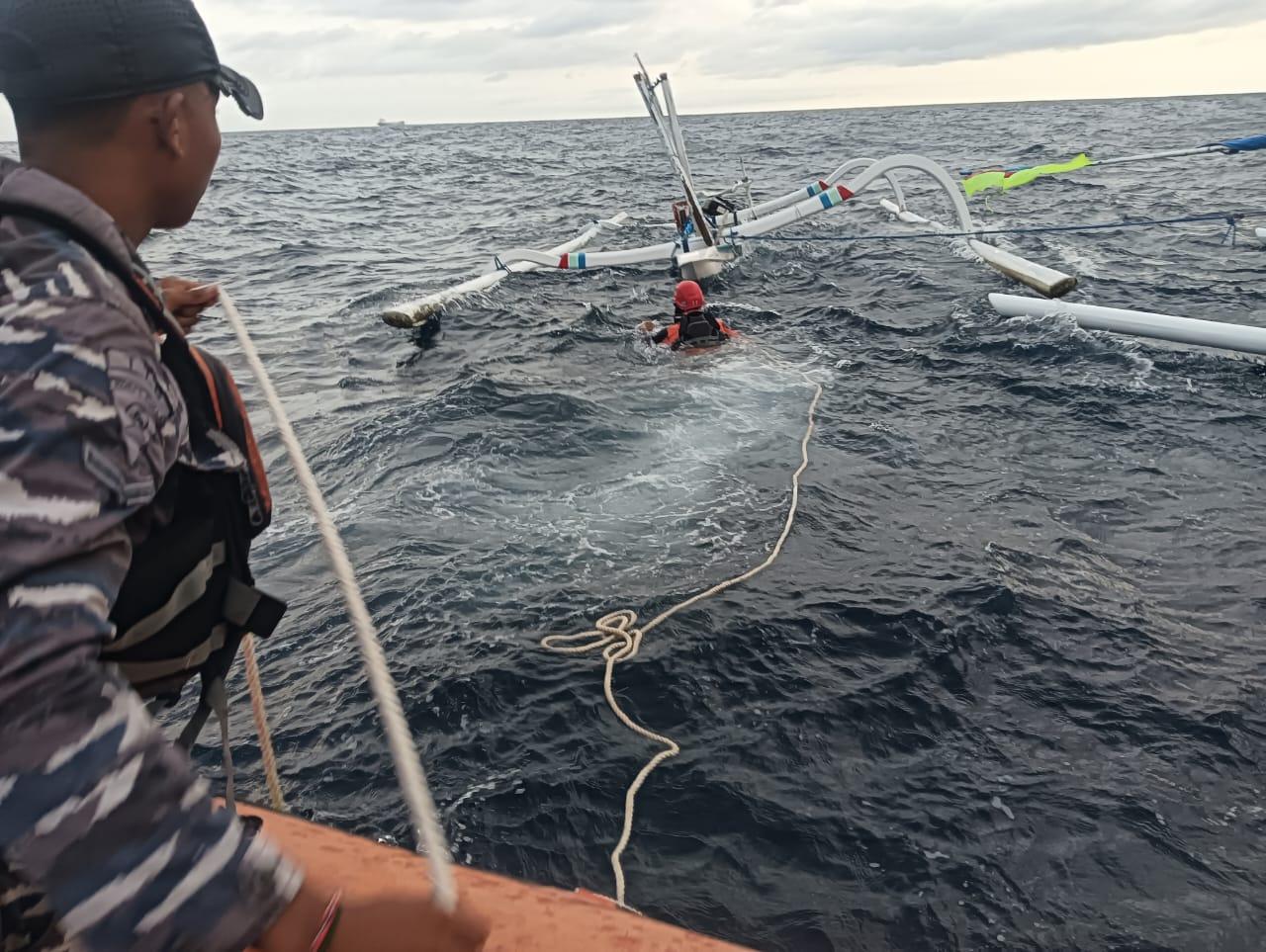 Sempat Dilaporkan Hilang, Nelayan Nusa Penida Bali Ini Ditemukan Selamat Terombang-ambing