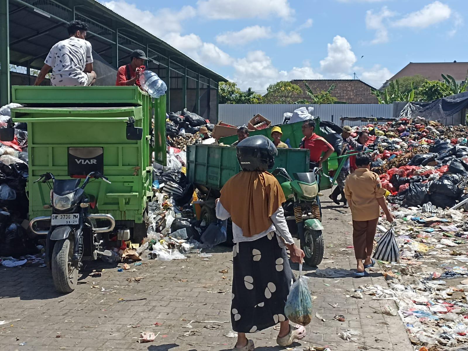 Sempat-Terjadi-Ketegangan-dan-Sampah-Membeludak-TPS3R-Sesetan-Bali-Pertimbangkan-Syarat-KTP.jpg
