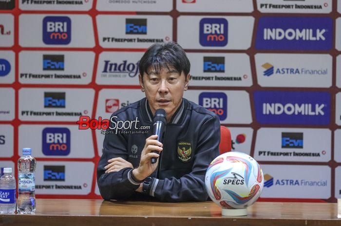Shin-Tae-yong-jelang-lawan-Brunei-Darussalam-di-Kualifikasi-Pildun-2026.jpg
