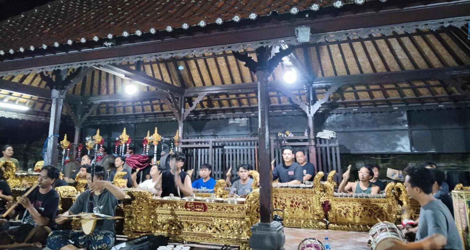 Siap-Tampil-di-Pesta-Kesenian-Bali-2026-Komunitas-Baturenggong-Mengwi-Berlatih-Sejak-Januari.jpg