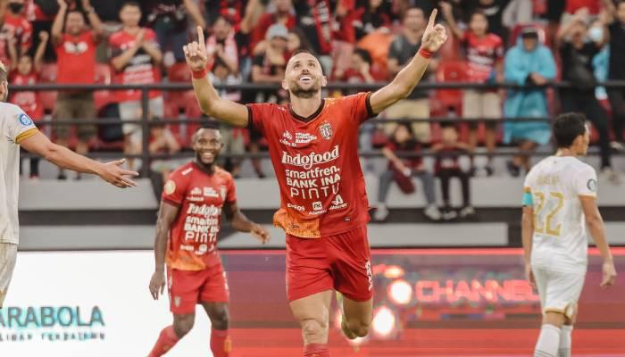 Stiker-Bali-United-Ilija-Spasojevic-Spaso-meramaikan-papan-atas-Top-Skor.jpg
