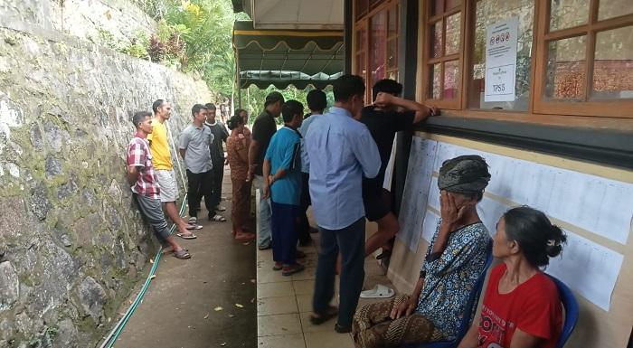 Suasana-proses-pencoblosan-di-TPS-5-Desa-Pedawa-Kecamatan-Banjar-Buleleng-Rabu-142.jpg
