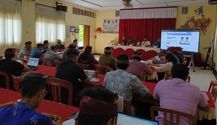 Suasana-saat-Disdikpora-Jembrana-melakukan-sosialisasi-serta-uji-coba-penggunaan-aplikasi1.jpg