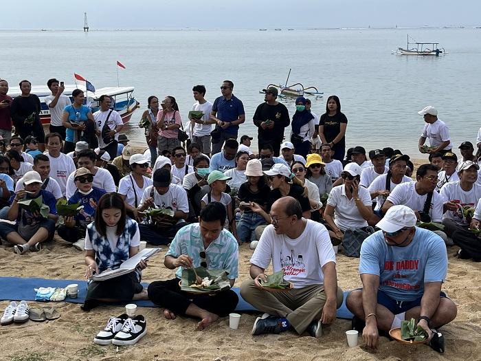 Gibran Sambangi Sanur Bali, Sarapan Bareng Simpatisan-Buat Jamu Khas Bali Sesuai Hari Kelahiran