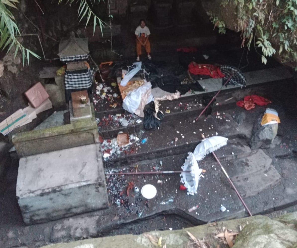 Suasana-sekitar-area-Pura-Goa-Raja-pasca-pengrusakan-yang-dilakukan-oleh-WNA-Korea.jpg
