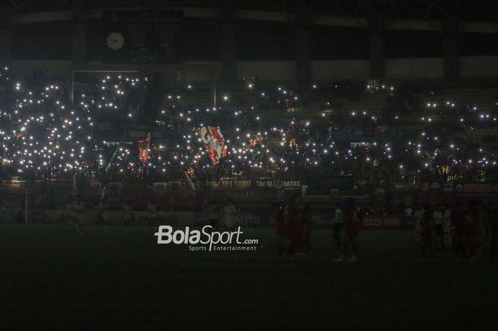 Suasana-stadion-Chandrabaha-usai-laga-Perisja-Jakarta-vs-Ratchaburi-harus-dihentikan.jpg