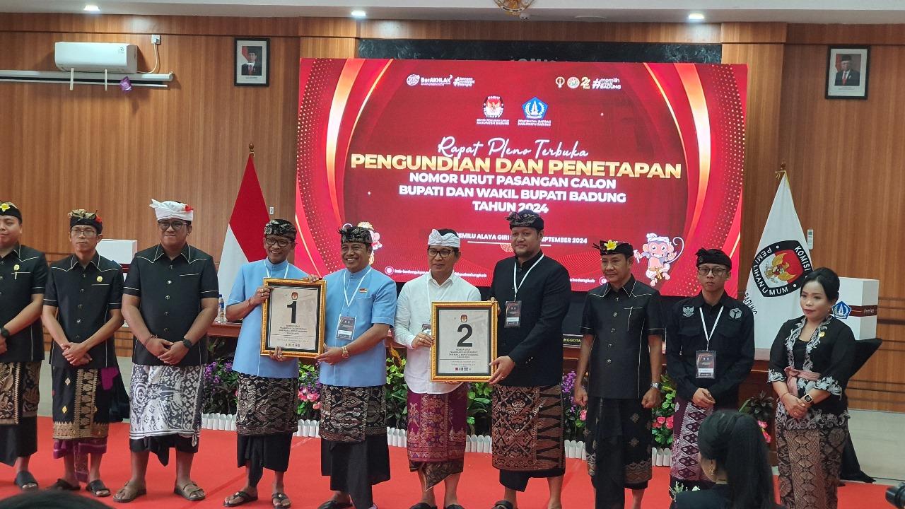 Suyadinata-saat-menerima-hasil-pengundian-nomor-urut-pada.jpg