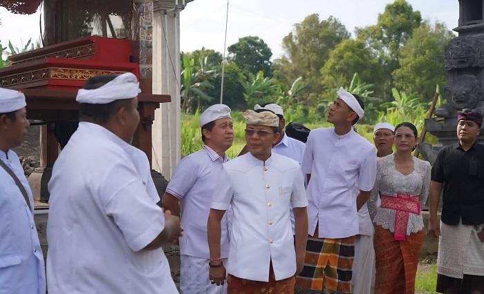 TINJAU-LOKASI-Bupati-Klungkung-I-Made-Satria-bersama-Wakil-Bupati-Tjokorda-Gde-Surya-Putra.jpg