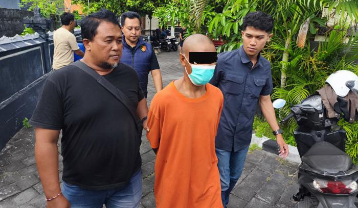 Tersangka-penusukan-ditahan-di-Mapolsek-Denbar-586.jpg