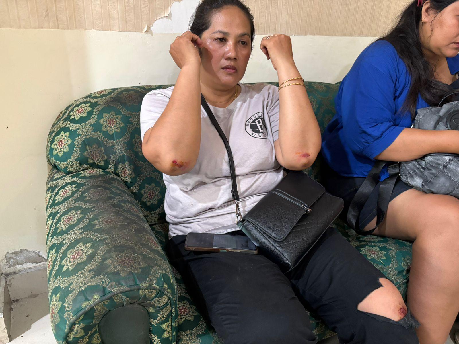 Kondisi WNA AS berinisial MD dan korban Ni Komang mengalami luka-luka, keduanya sudah diminta keterangan pihak kepolisian. Viral Keributan WNA Asal AS Dan Pemilik Alat Berat di Proyek Pecatu Bali, Ternyata Ini Sebabnya