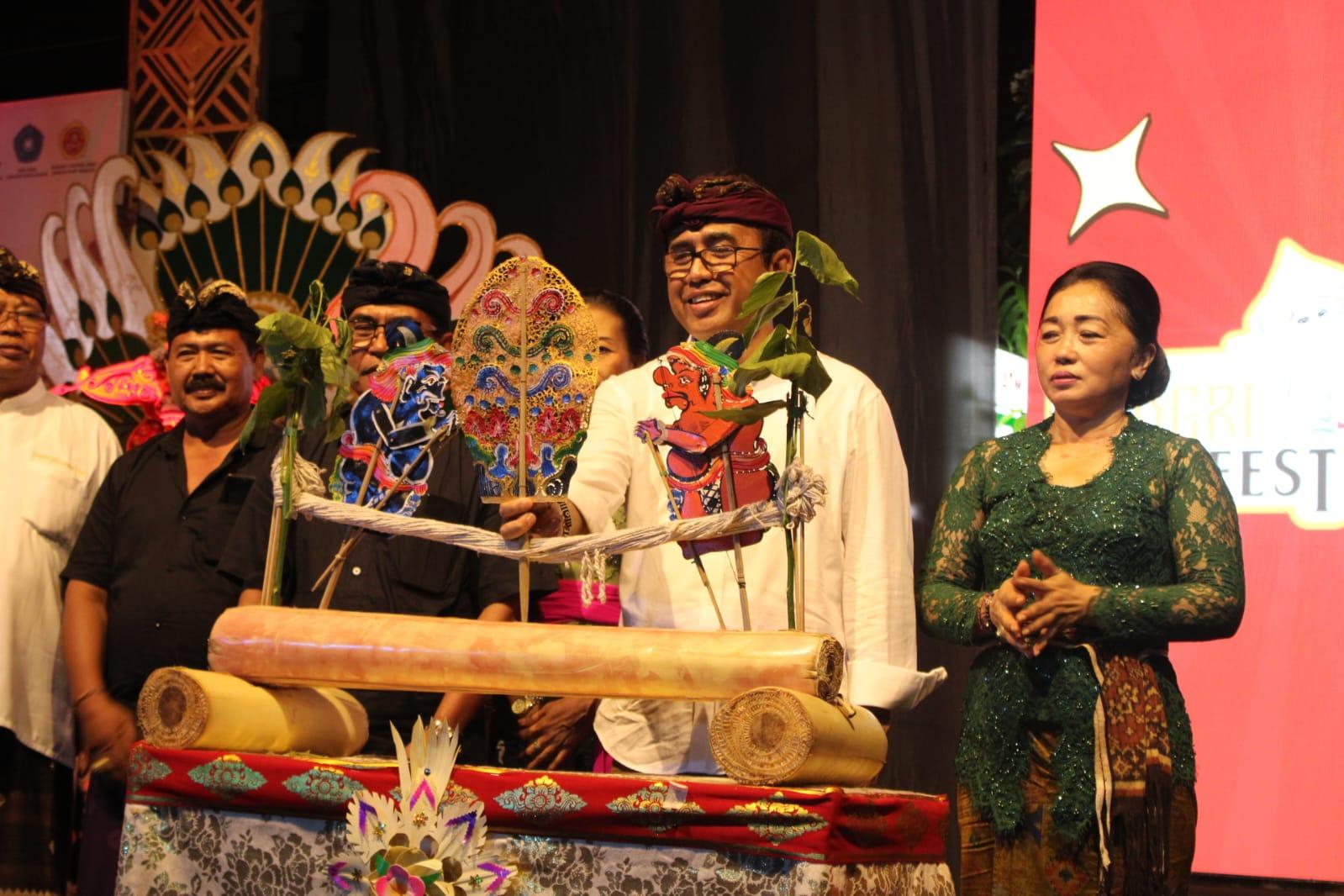 Wali Kota Tutup Dangin Puri Kangin Festival, Dukung Keterlibatan Masyarakat Dalam Pelestarian Seni