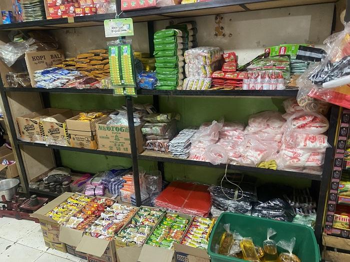 Warung-Bu-Kumala-di-Pasar-Kreneng.jpg