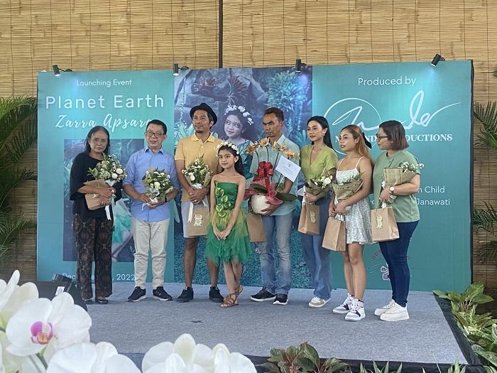 Kembali Berkarya, Zarra Apsara Rilis Single ‘Planet Earth’