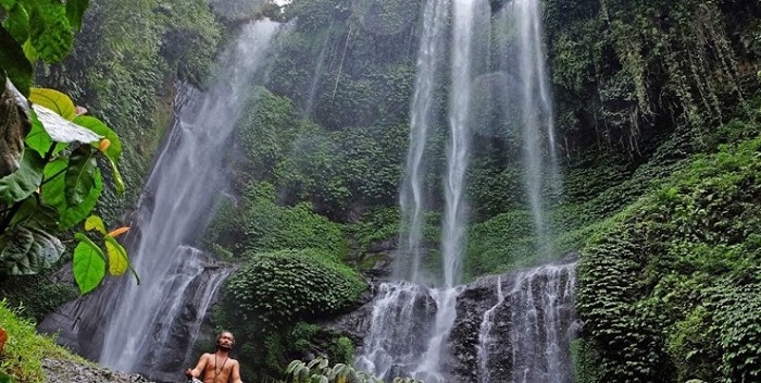 air-terjun-sekumpul-di-buleleng-yang-miliki-air-jernih-dengan-ketinggian-100-meter.jpg