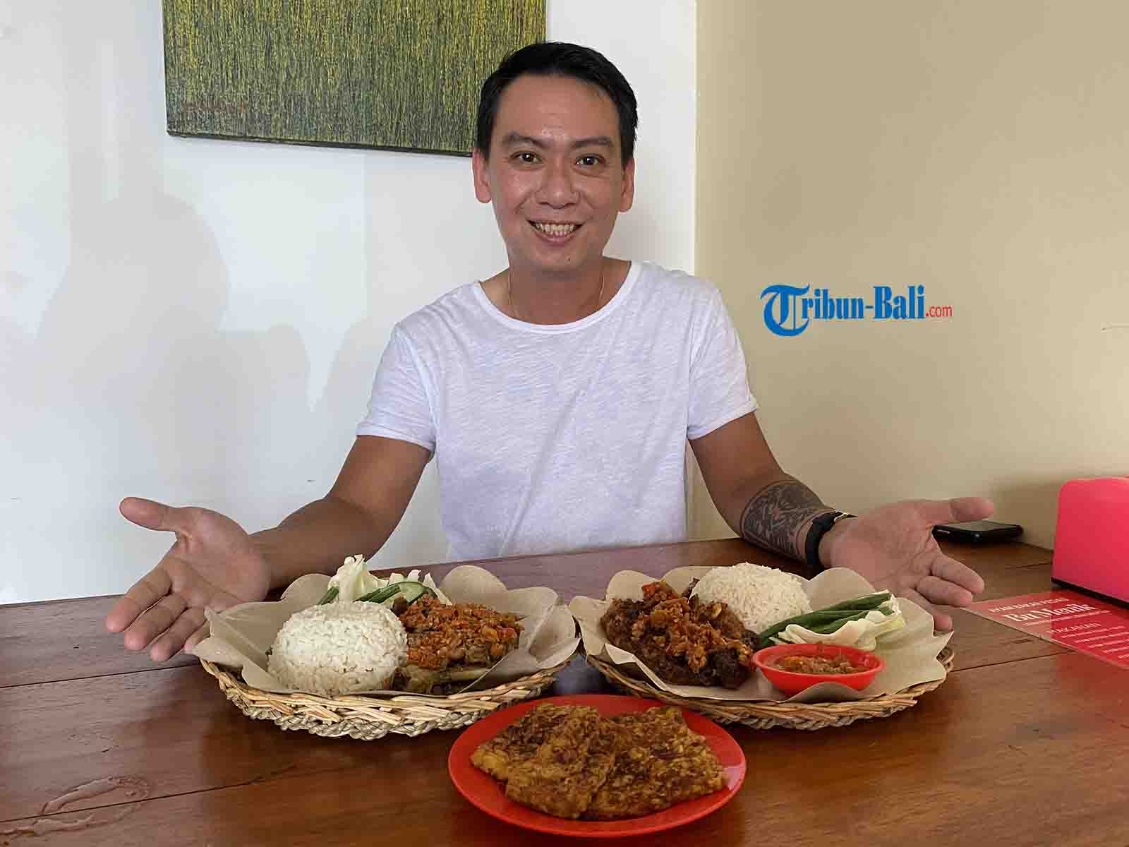 Nikmatnya Ayam Bakar Pedas Bu Menik, Disiram Sambal Cobek yang Pedasnya Nampol