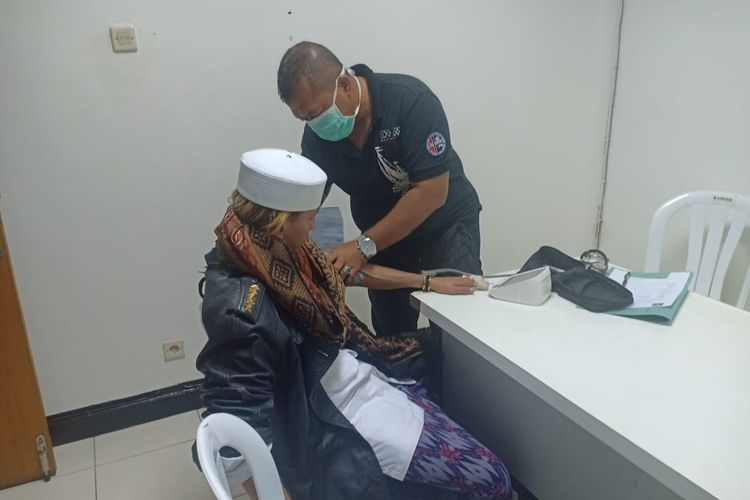 bahar-bin-smith-diperiksa-kesehatannya-sebelum-ditahan.jpg