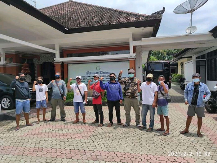 Sekelompok Warga Laporkan Pertanggungjawaban yang Janggal di LPD Ped ke Kejari Klungkung