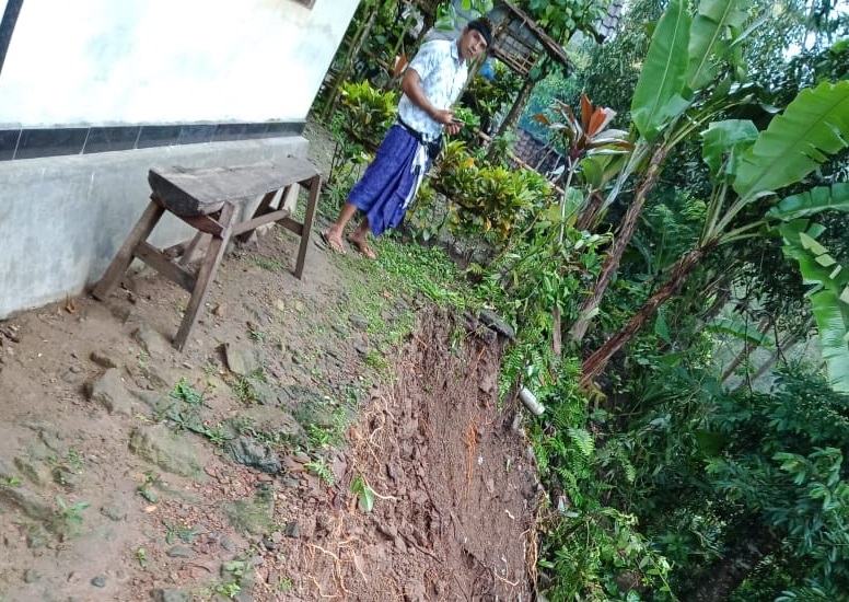 UPDATE: Banjir Surut, Dampak Longsor Terjadi di Beberapa Titik di Jembrana