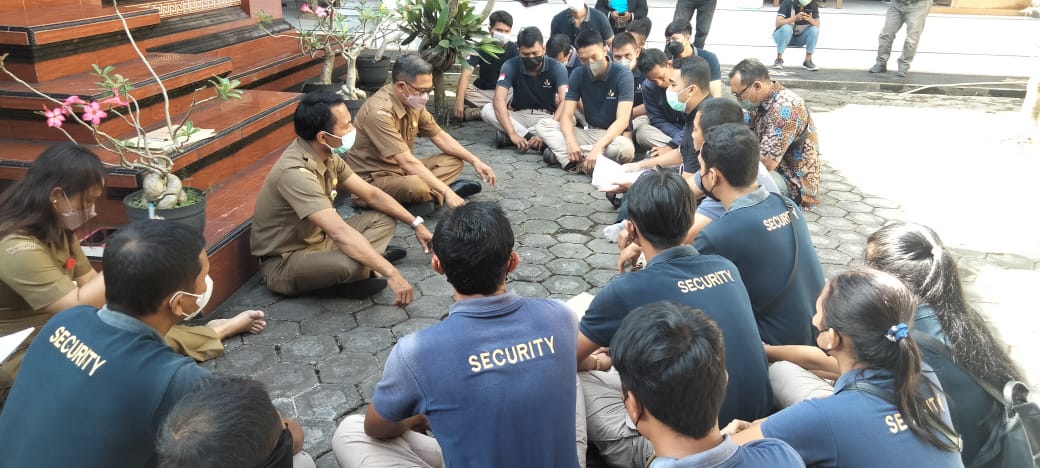 Security Vila Putri Arab Mesadu ke Disnaker Gianyar, Sebut Kerap Dipotong Gaji Tak Wajar