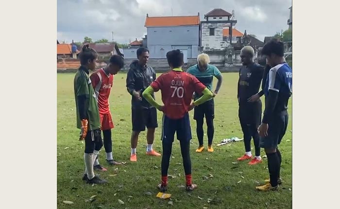 Samuel Reimas Latihan Bareng Eks Kiper Bali United Kadek Wardana di Ubud