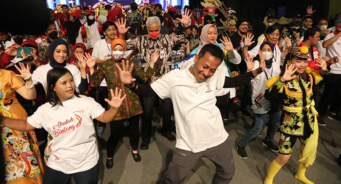 Lewat Program Jogo Tonggo, Ganjar Pranowo Sukses Turunkan Angka Kemiskinan di Jateng