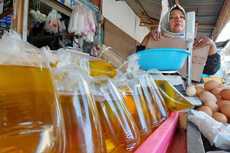 Harga Minyak Goreng Curah Sabtu 11 Juni 2022 Rp18.100/liter, Telur Ayam Nyaris Rp30.000/kg