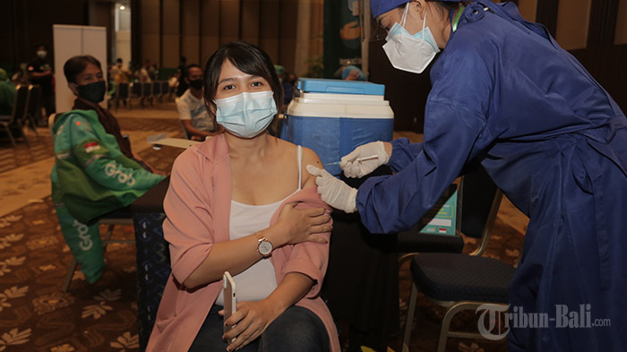 Sambut Zona Hijau, Pemkot Denpasar Target 35 Ribu Penduduk dan Pekerja di Sanur Dapat Vaksin