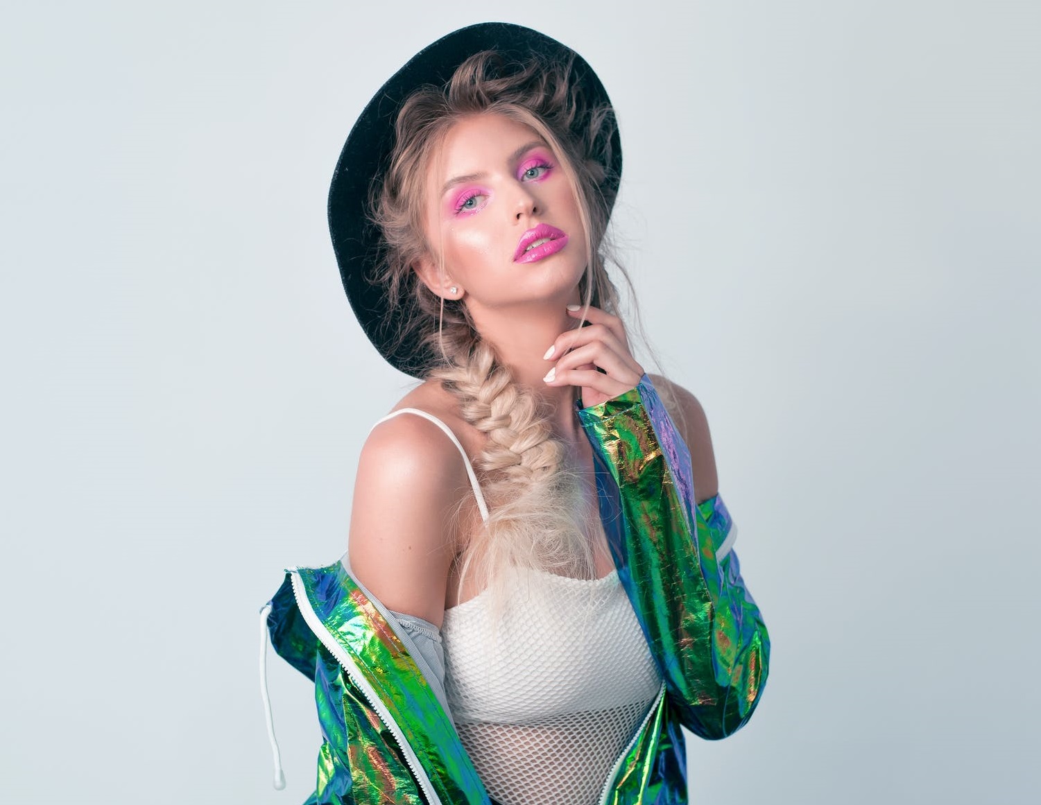 4 Zodiak yang Memesona Orang Lain karena Kecerdasannya