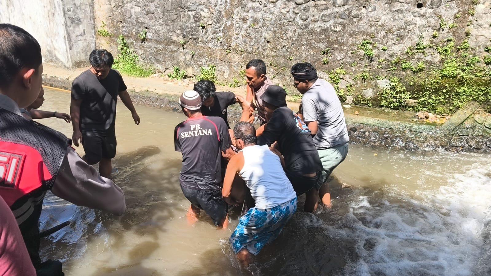 Pria Asal Desa Medahan Gianyar Bali Ditemukan Meninggal di Aliran Sungai, Diduga Epilepsi Kambuh - Tribun-bali.com