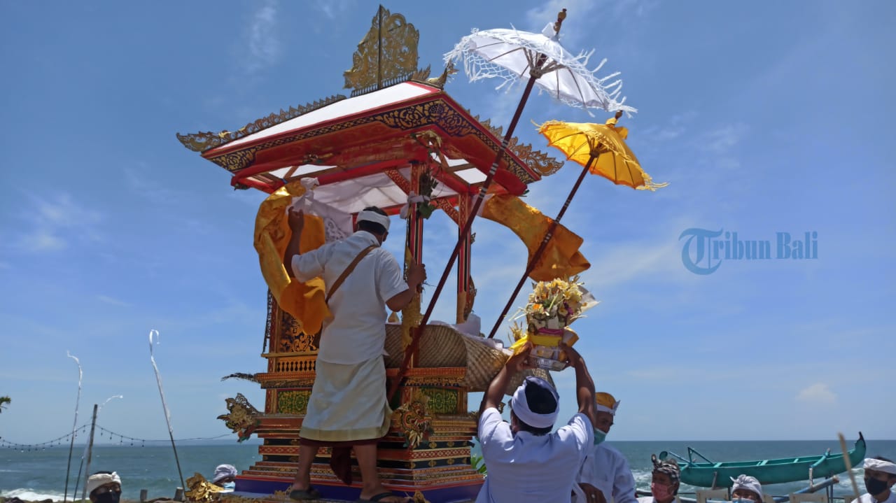 kegiatan-ngaben-bikul-yang-dilakukan-pemkab-badung.jpg