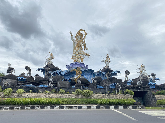 kemegahan-patung-titi-banda-dari-jarak-jauhasda.jpg