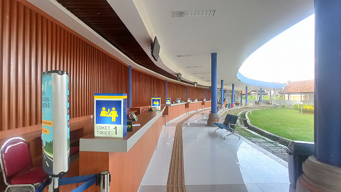 Hari Pertama Larangan Mudik, Terminal Tipe A Mengwi Sepi dan Sejumlah Warung di Keberangkatan Tutup