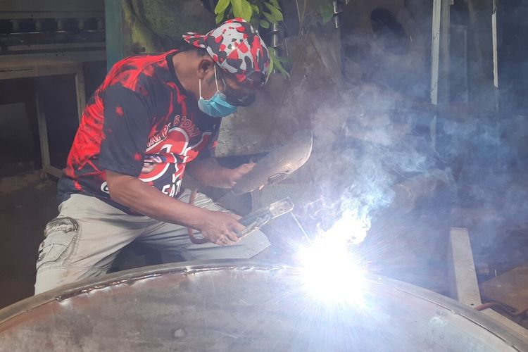 Resmi Digantikan Gibran Rakabuming dan Tak Lagi Walikota Solo, Rudy: Saya Jadi Tukang Las