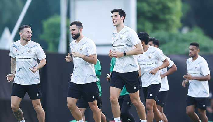 bali/marc-klok-jordi-amat-dan-elkan-baggott-dan-skuad-timnas-indonesia-tampak-berlatih.jpg